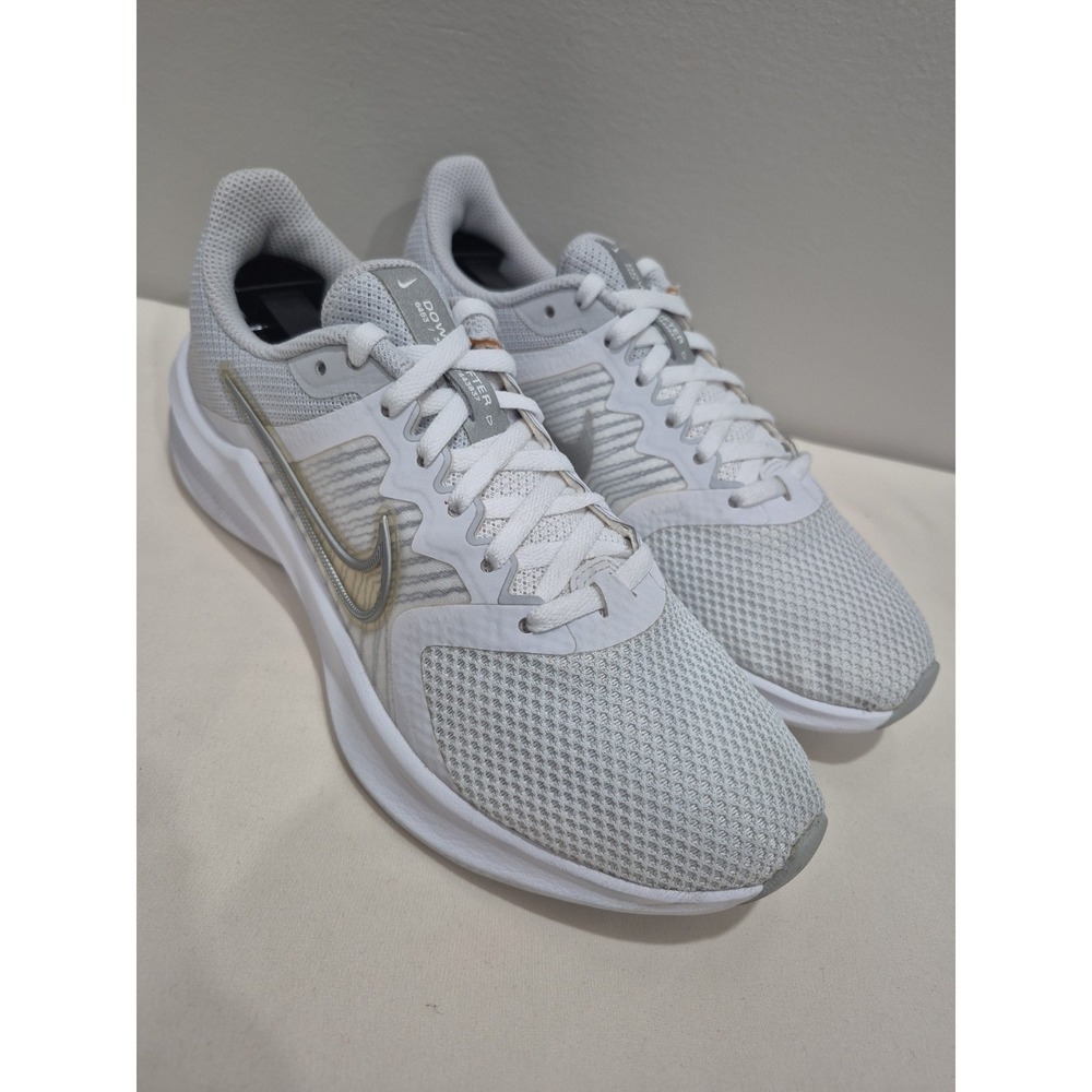 Nike Down Shifter 11 White/Metallic Silver Women's Sz 6 Running Shoes CW3413-100